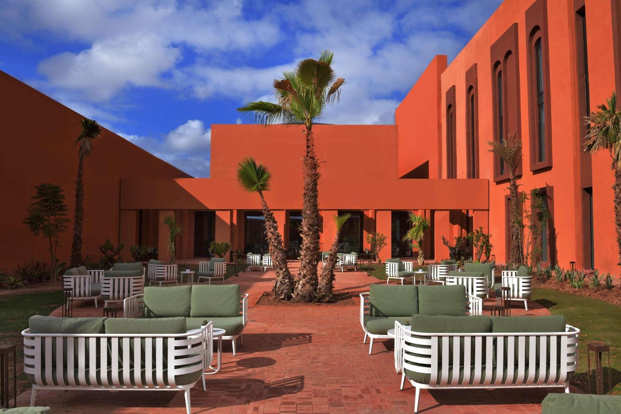 Doubletree By Hilton Ben Guerir Hotel & Residences Benguerir Dış mekan fotoğraf